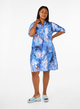 Zizzi Overhemdjurk van viscose met marmerprint, Palace Blue AOP, Model image number 2