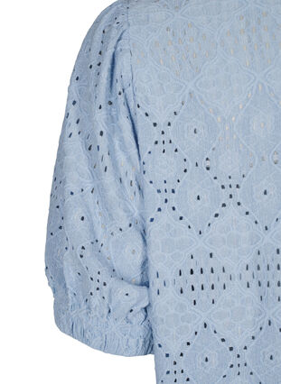 Zizzi Korte jurk met V-hals en gaatjespatroon, Cashmere Blue, Packshot image number 3