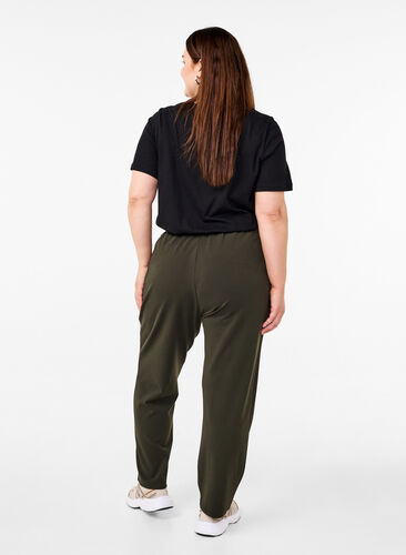 Zizzi FLASH - Broek met rechte pasvorm, Peat, Model image number 1