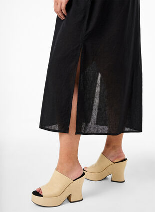 Zizzi Mouwloze jurk van katoenmix met linnen, Black, Model image number 2