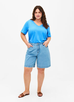 Zizzi Basic t-shirt met korte mouwen en V-hals, Marina, Model image number 2