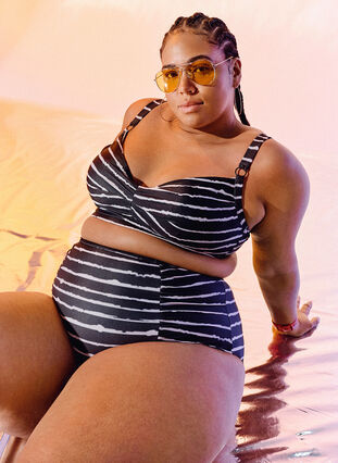 Zizzi Gestreept bikinibroekje met hoge taille, Black White Stripe, Image image number 0