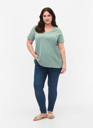 Zizzi Basic t-shirt in effen kleur met katoen, Chinois Green, Model image number 2