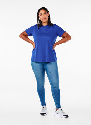 Zizzi Basic katoenen T-shirt met ronde hals, Sodalite Blue, Model image number 2