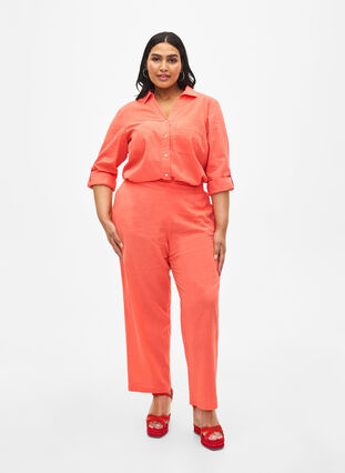 Zizzi Shirtblouse met knoopsluiting van katoen-linnenmix, Living Coral, Model image number 2