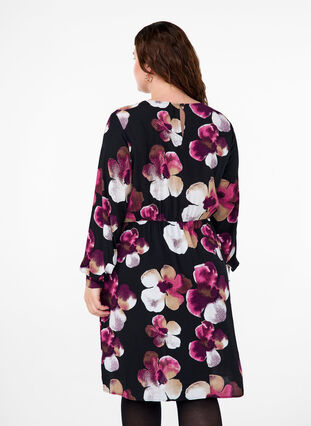 Zizzi Viscose jurk met print en lange mouwen, Black Pink FlowerAOP, Model image number 1