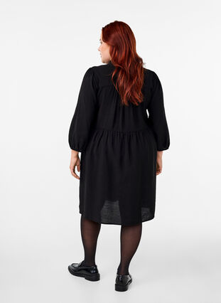 Zizzi Knielange jurk met borduursel en 3/4 mouwen, Black, Model image number 1