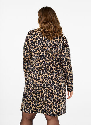 Zizzi FLASH - Jurk met lange mouwen en col, Leopard Print, Model image number 1