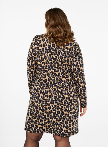 Zizzi FLASH - Jurk met lange mouwen en col, Leopard Print, Model image number 1