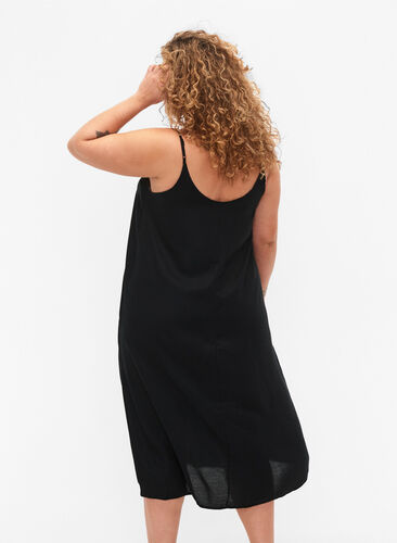 Zizzi Mouwloos midi jurk in viscose, Black, Model image number 1