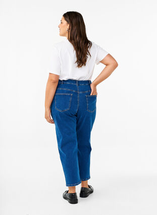 Zizzi Geknipte Vera jeans met rechte pasvorm, Blue Denim, Model image number 1