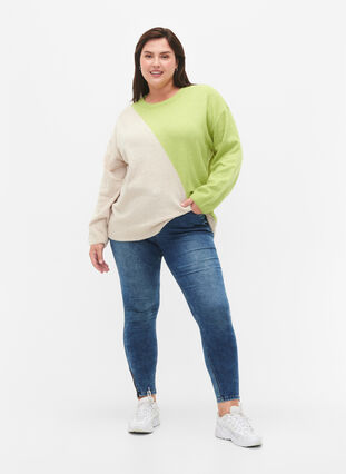 Zizzi Gebreide blouse met ronde hals en colorblock, Tender Shoots Comb, Model image number 2