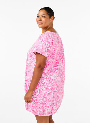 Zizzi Katoenen jurk met korte mouwen en paisleyprint, Shocking P. Paisley , Model image number 1