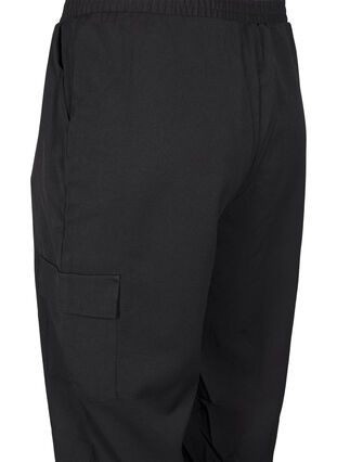 Zizzi Broek met cargozakken en een elastische taille, Black, Packshot image number 3