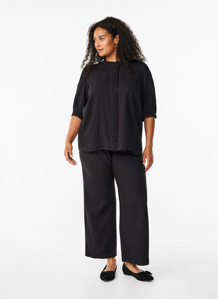 Zizzi Overhemdblouse met ruches en broderie anglaise, Black, Model image number 2