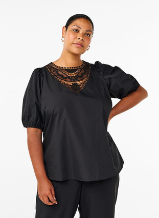 Zizzi Blouse met korte mouwen en kant detail, Black, Model image number 0