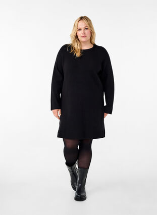 Zizzi Gebreide jurk met ronde hals en split, Black Solid, Model image number 2