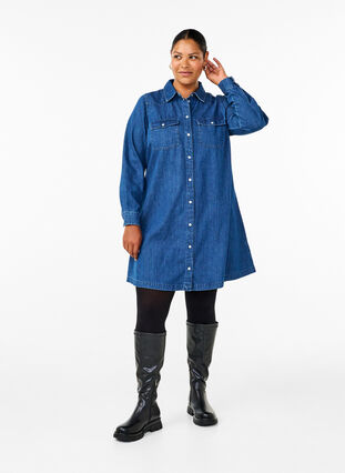 Zizzi Denim jurk met knopen, Medium Blue Denim, Model image number 2