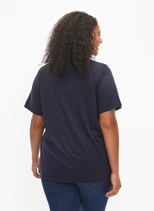 Zizzi FLASH - T-shirt met motief, Navy Bl Rose Gold, Model image number 1