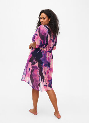 Zizzi Strand kimono met print., Purple Swirl, Model image number 1