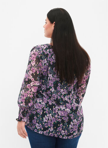 Zizzi Bloemenblouse met lange mouwen en v-hals, Black Small Fl. AOP, Model image number 1