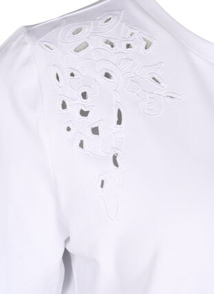 Zizzi T-shirt van biologisch katoen met geborduurde details, Bright White, Packshot image number 3