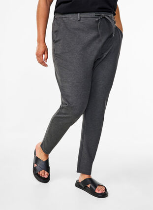 Zizzi Cropped Maddison broek, Dark Grey Melange, Model image number 2