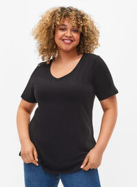 Basic t-shirt in effen kleur met katoen, Black, Model