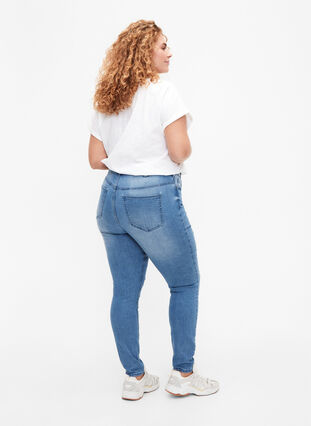 Zizzi Amy jeans met super slim fit en ripped details, Blue denim, Model image number 1