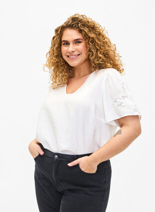 Zizzi Viscose blouse met korte mouwen en borduursel, Bright White, Model image number 0