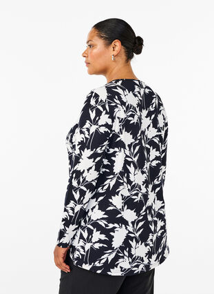 Zizzi Gebloemde blouse met lange mouwen, Night Sky Flower AOP, Model image number 1