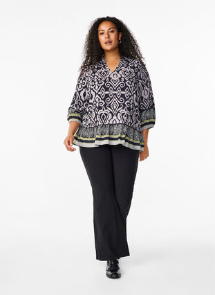 Zizzi Blouse met print en 3/4 mouwen, Black AOP, Model image number 2