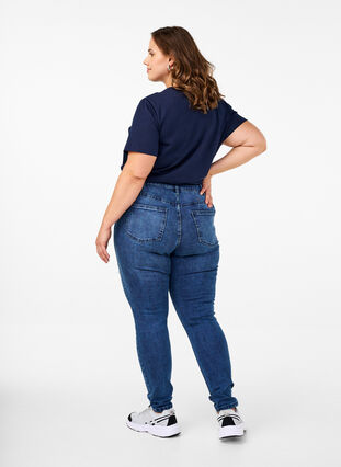 Zizzi Superslanke Amy jeans met slijtagedetails, Blue Denim, Model image number 1