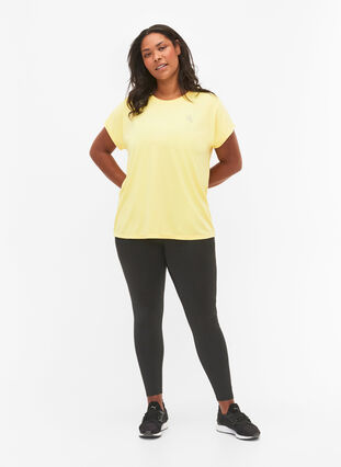 Zizzi Trainings T-shirt met korte mouwen, Lemon Meringue, Model image number 2