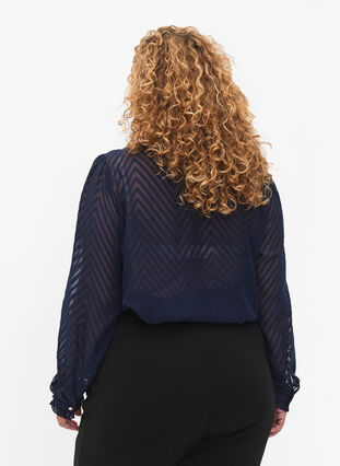 Zizzi Shirtblouse met ruches en gedessineerde textuur, Navy Blazer, Model image number 1