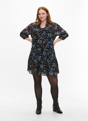 Zizzi Bloemenblouse met lange mouwen en v-hals, Black Blue Flower , Model image number 2