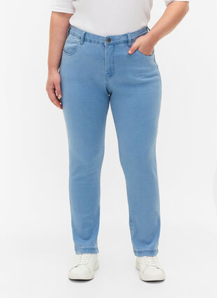 Zizzi Slim fit Emily jeans met normale taille, Ex Lt Blue, Model image number 2