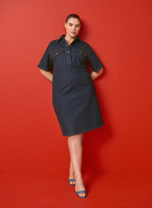 Zizzi Denimjurk met korte mouwen en borstzakken, Dark Blue Denim, Image image number 0