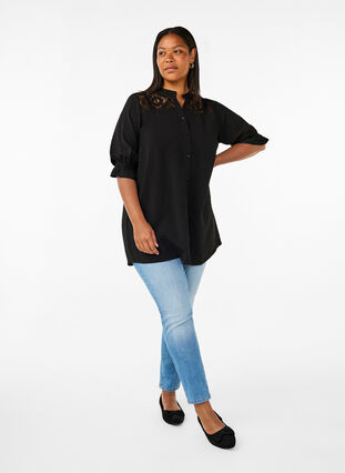 Zizzi Lang viscose shirt met kanten detail, Black, Model image number 2