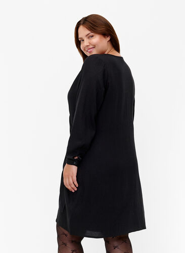 Zizzi Viscose jurk met lange mouwen en wikkel-look, Black, Model image number 1