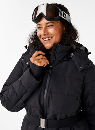 Zizzi Ski jas met capuchon en riem, Black, Image image number 0