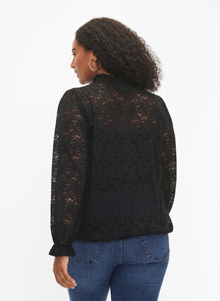 Zizzi Kanten blouse met lange mouwen en smok, Black, Model image number 1