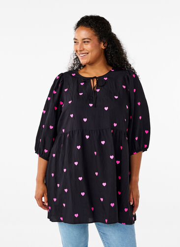 Zizzi Tuniek met harten en 3/4 mouwen, Black Emb. Heart, Model image number 0