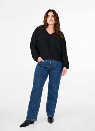 Zizzi Blouse met lange mouwen, V-hals en gaatjespatroon, Black, Model image number 2