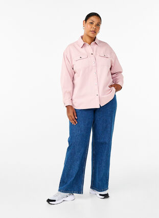 Zizzi Effen denim overhemd met borstzakken, Pale Mauve, Model image number 2