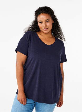 Zizzi Basic t-shirt in effen kleur met katoen, Night Sky, Model image number 0