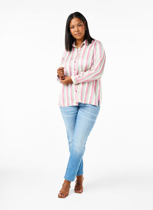 Zizzi Gestreept satijnen overhemd, Rose Stripe, Model image number 2