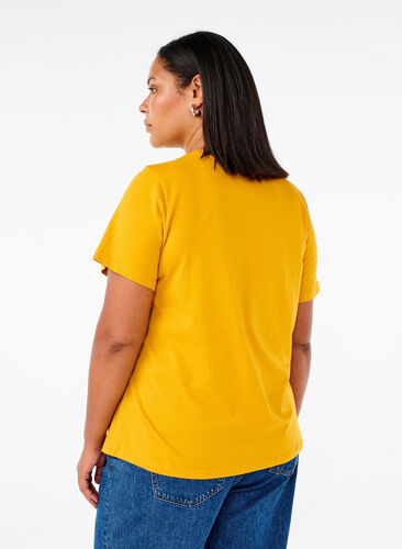 Zizzi Basic katoenen T-shirt met ronde hals, Golden Yellow, Model image number 1