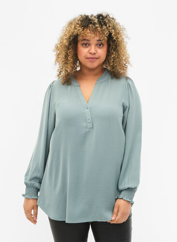 Zizzi Blouse met smok en V-halslijn, Chinois Green, Model image number 0