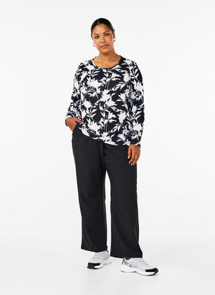 Zizzi Gebloemde blouse met lange mouwen, Night Sky Flower AOP, Model image number 2